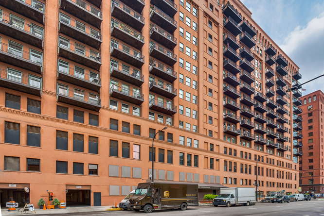 165 N Canal St Unit 604, Chicago, IL 60606 exterior