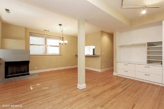 3920 N Greenview St Unit 1F Chicago IL 60613 living room