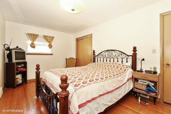 3600 W Peterson Ave, Chicago, IL 60659 master bedroom