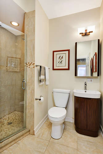 716 W Webster Ave Unit 2W, Chicago IL 60614 master bathroom