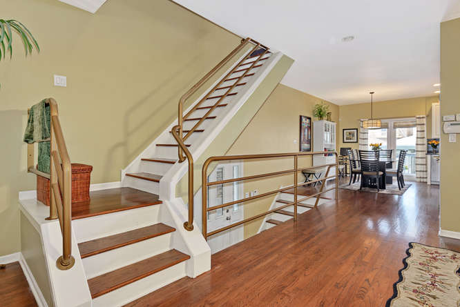 3836 S Union Ave, Chicago, IL 60609 stairway