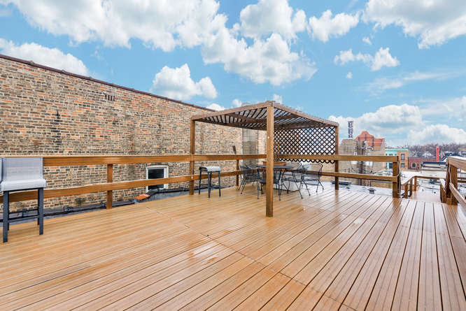 3734 N Wayne Ave, Chicago, IL 60613 rooftop deck