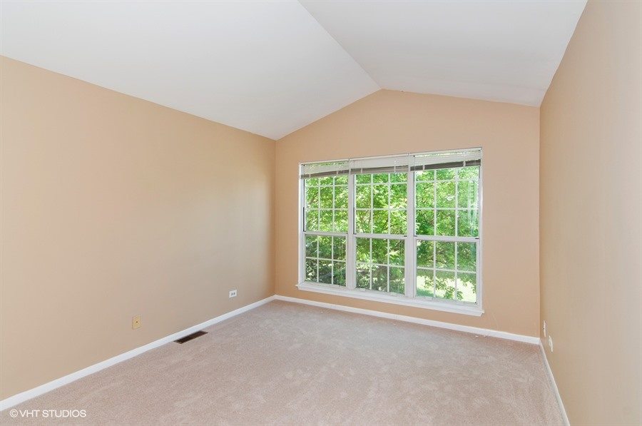1460 Golfview Drive, Glendale Heights, IL 60139 master bedroom