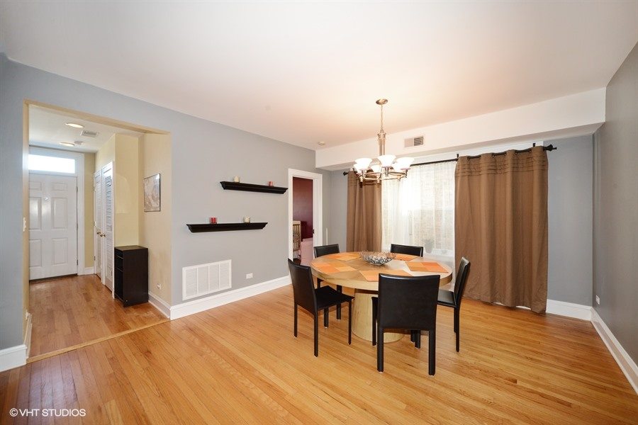 1732 W. Foster Ave Unit 3, Chicago, IL 60640 dining room