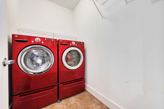 3640 S. Canal Street, Chicago, IL 60609 laundry room